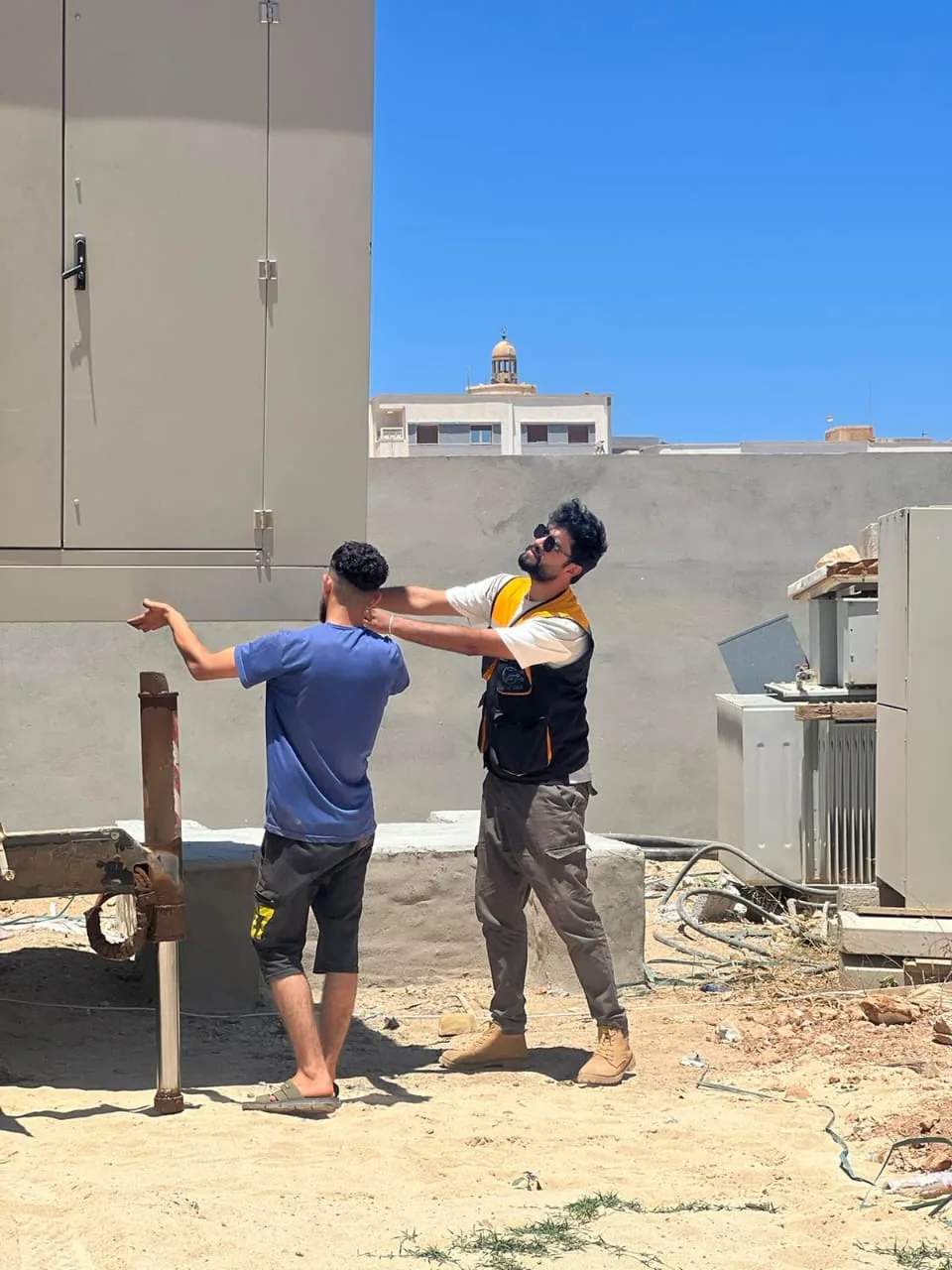 أعمال تركيب محطة كهربائية